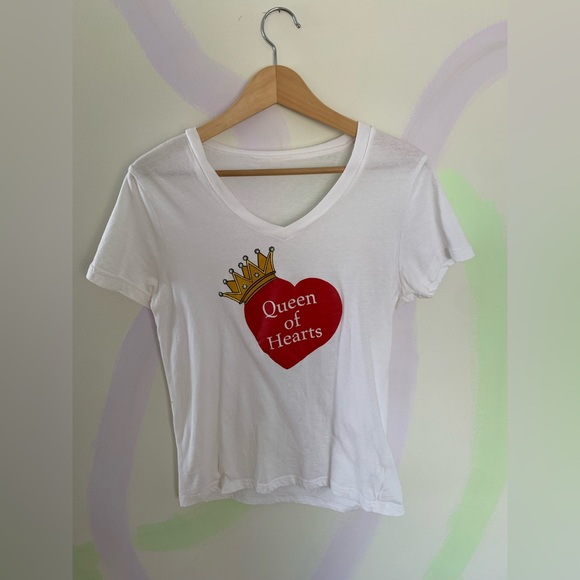 Vintage Tops - Vintage Queen of Hearts Graphic Tee